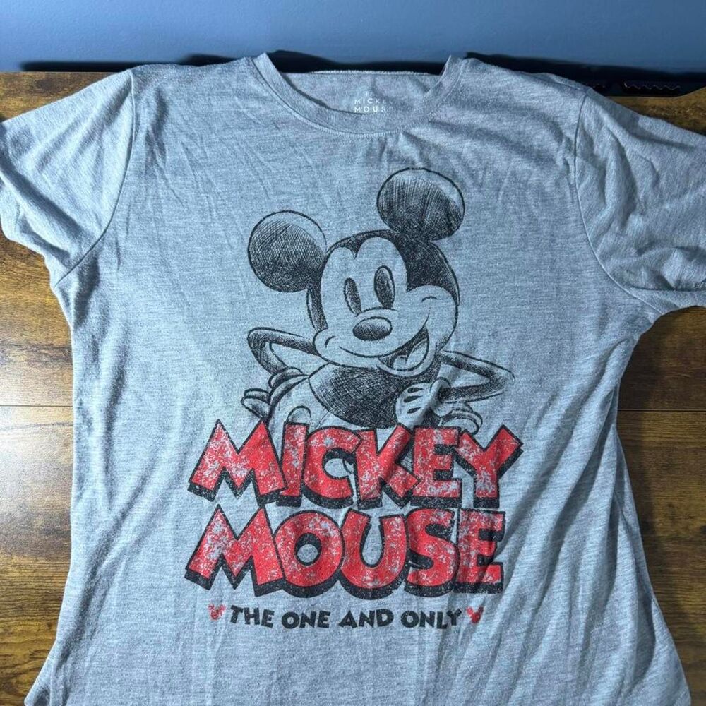 Disney Women's Grey and Black Shirt